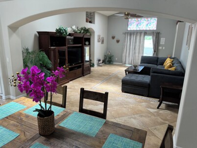 Private 5 Bedroom Villa Near Disney, free WI-FI 10% OFF LONG TERM RENTALS 