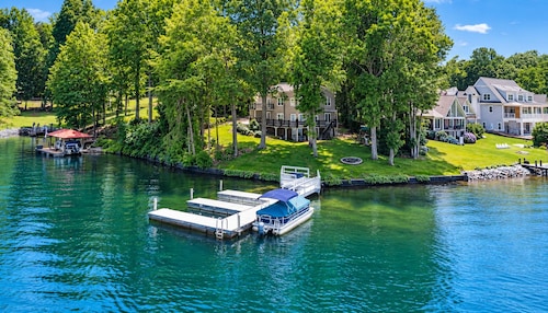 What A View! Perfect Family Meeting Place. BIG Views!  Optional Boat Rental.