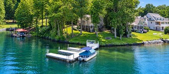What A View! Perfect Family Meeting Place. BIG Views!  Optional Boat Rental.