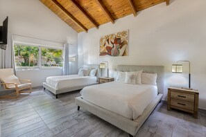 6 soverom, safe på rommet, skrivebord og strykejern/-brett