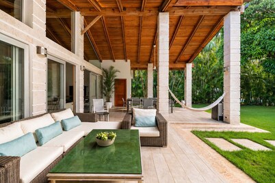 6 BR - FULL AC- CHEF & FULL STAFF- 3 GOLF CARTS - STEPS TO BEACH