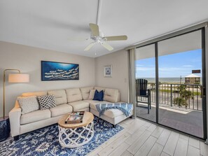 Smart TV, DVD player, toys - Beach front views from this beautifully, remodeled condo. Take a look! (Gulf Shores)