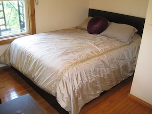 1 bedroom, iron/ironing board, Internet, bed sheets