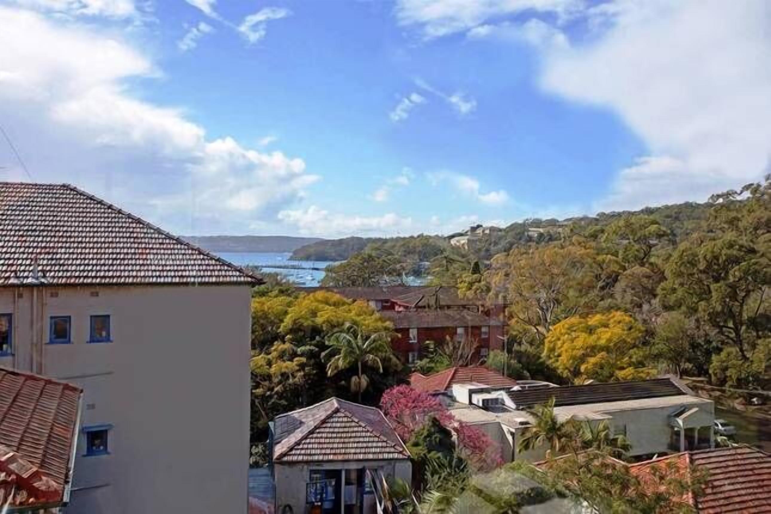 Balmoral Escape - footsteps from beach — image 2