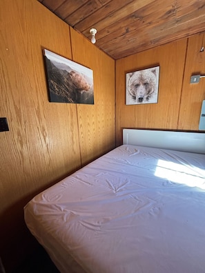 2 dormitorios, tabla de planchar con plancha, wifi gratis y ropa de cama