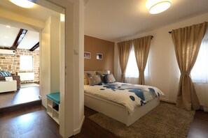 1 slaapkamer, een bureau, gratis wifi, beddengoed