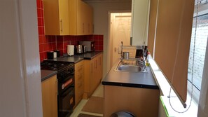 Microwave, oven, toaster - Beautiful Somerset home (Middlesbrough)
