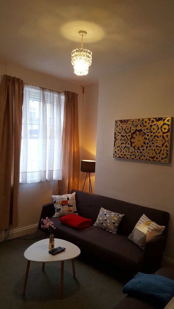 Flat-screen TV - Beautiful Somerset home (Middlesbrough)