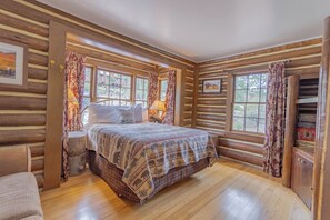 4 عدّة غرف نوم ومكواة/لوح كي وواي فاي مجانًا وملاءات أسرّة