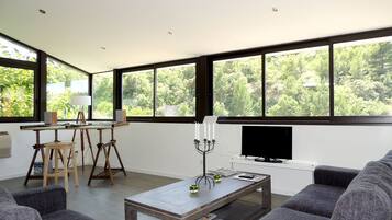 Télévision, livres, médiathÚque, chaßne hi-fi