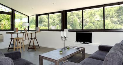 Maison situĂ©e au cĆur du village Le Beaucet entre Provence et Luberon