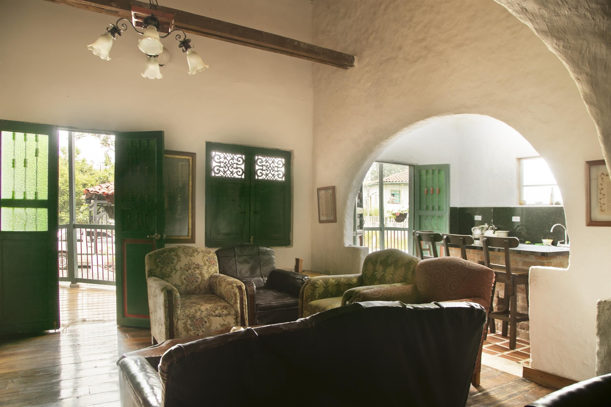 Télévision, cheminée