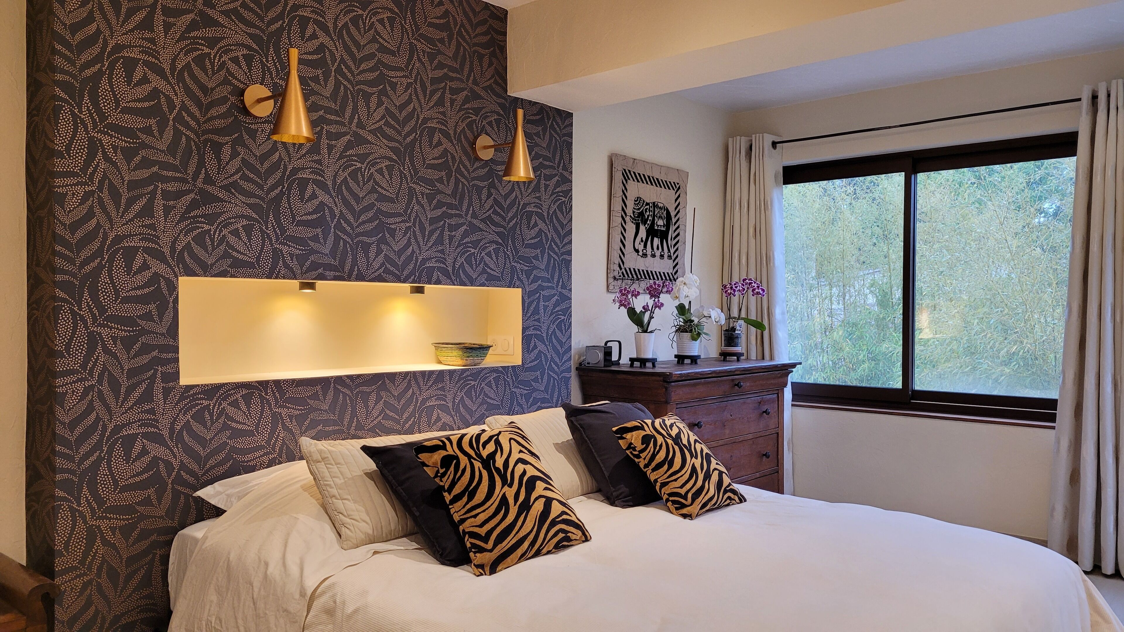 4 slaapkamers, een strijkplank/strijkijzer, reisbedje, gratis wifi