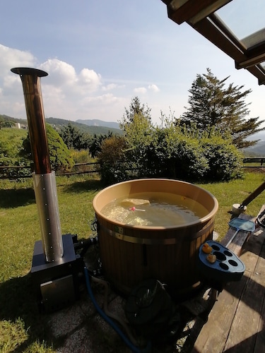 Beautiful mountain chalet, overlooking Lake Garda, near Verona Free Wifi
