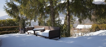 Beautiful mountain chalet, overlooking Lake Garda, near Verona Free Wifi