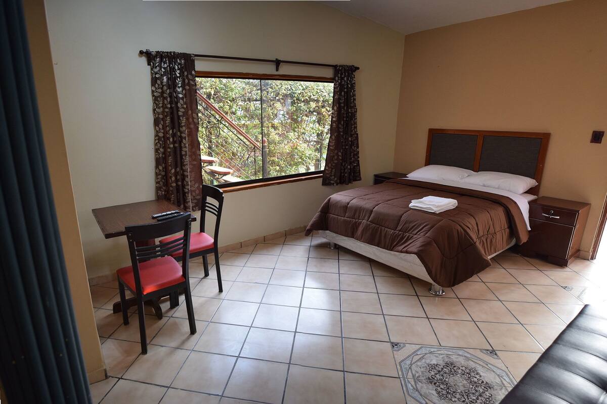 Standard-sviitti | 1 makuuhuone, työpöytä, ilmainen Wi-Fi, vuodevaatteet