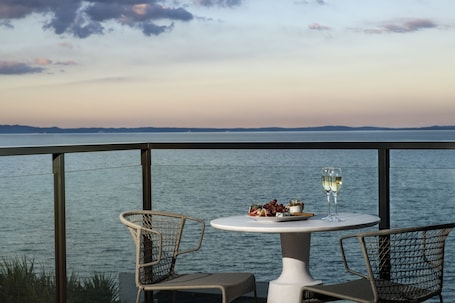 Deluxe Room, 1 King Bed, Oceanfront | View from room
