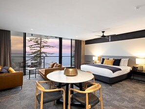 Junior Suite, 1 King Bed | Minibar, in-room safe, desk, soundproofing