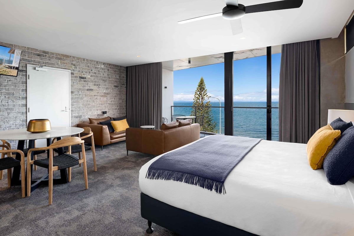 Junior Suite, 1 King Bed