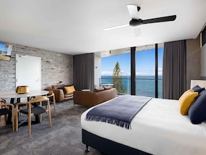Junior Suite, 1 King Bed | Minibar, in-room safe, desk, soundproofing