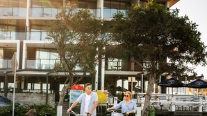 A modern building with a flat roof and large windows. - The Sebel Brisbane Margate Beach (Margate)