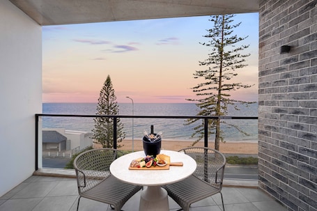 Deluxe Room, 1 King Bed, Oceanfront | Terrace/patio. The Sebel Brisbane Margate Beach