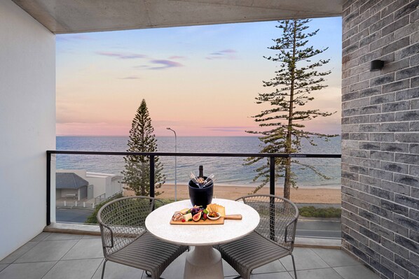 Deluxe Room, 1 King Bed, Oceanfront | Terrace/patio
