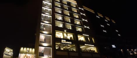 Fachada del alojamiento - Noche