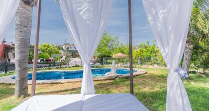 Cubo's Villa Sonia. Garden, pool, wifi, BBQ, air conditioning.