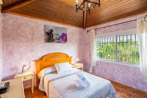 3 bedrooms, iron/ironing board, free WiFi, bed sheets - Cubo's Villa Sonia. Garden, pool, wifi, BBQ, air conditioning. (Alhaurín el Grande)