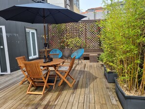 屋外ダイニングエリア