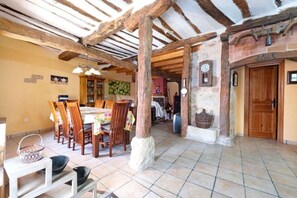 Dining - Rural house in Llano de Bureba (Llano de bureba)