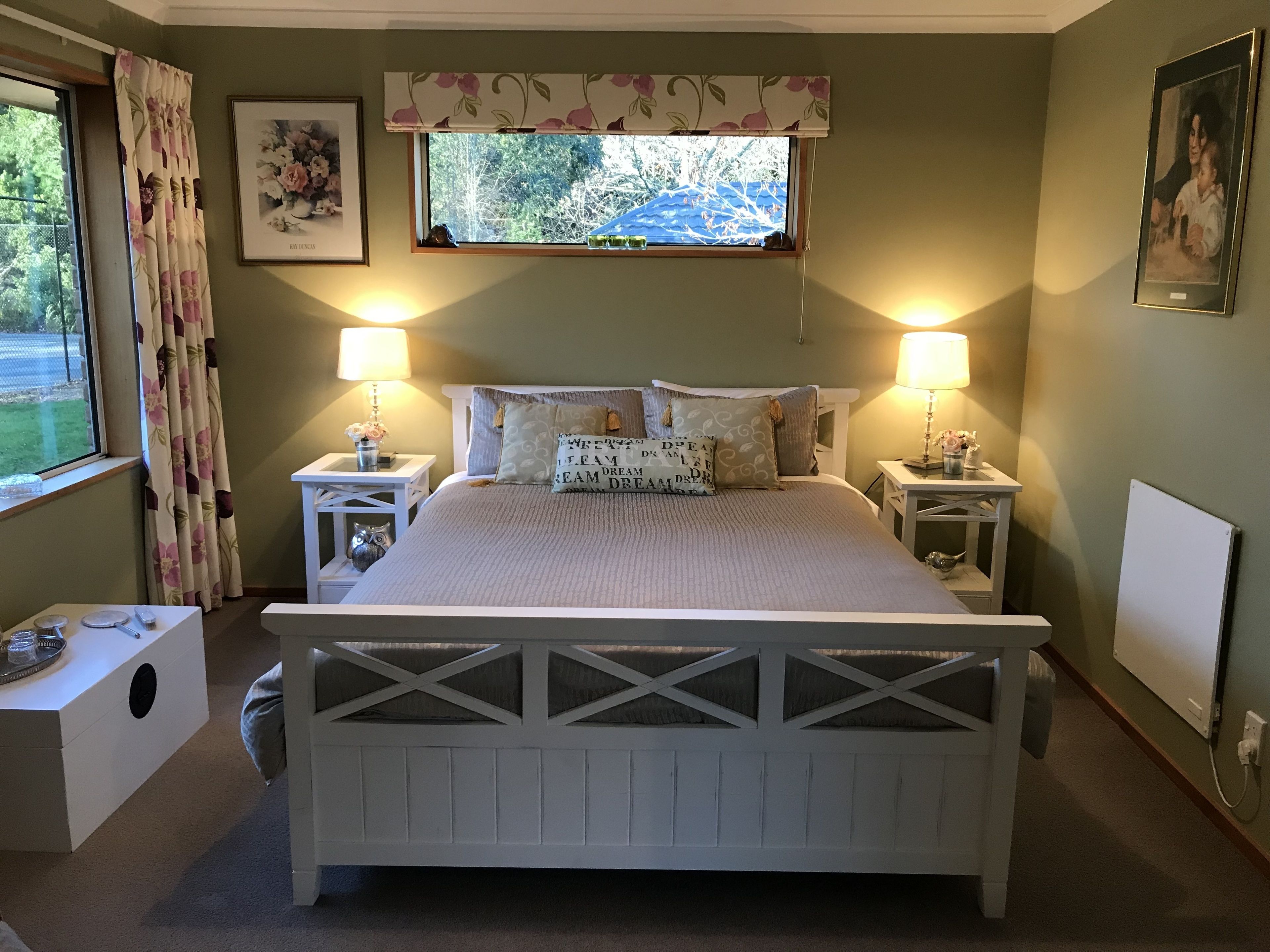 Quarto casal superior, 1 cama Queen | Wi-Fi de cortesia, roupa de cama