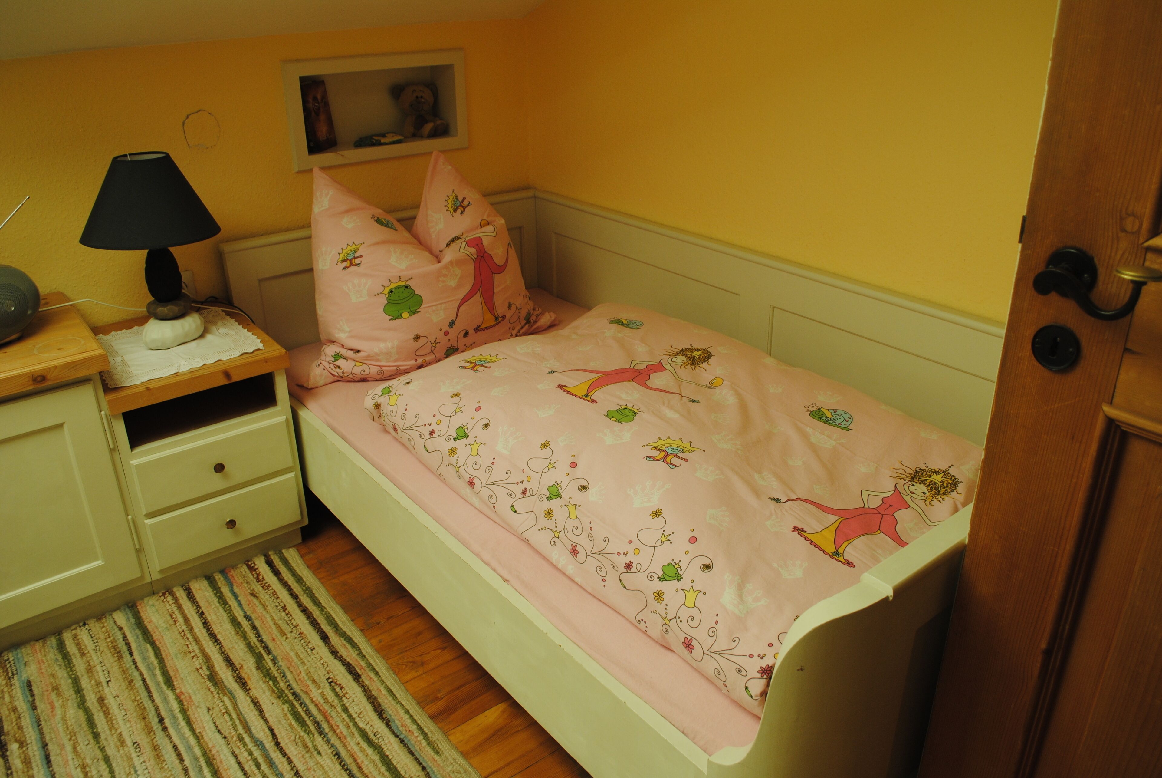 Comfortable large apartments, centrally located, surrounded by nature, friendly