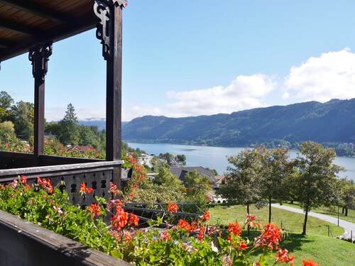 Ferienwohnung in Jugendstilvilla am Ossiacher See mit freiem Seezugang