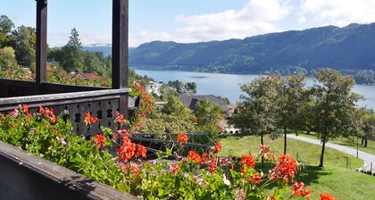 Apartment in Art Nouveau villa on Lake Ossiach with free access to the lake