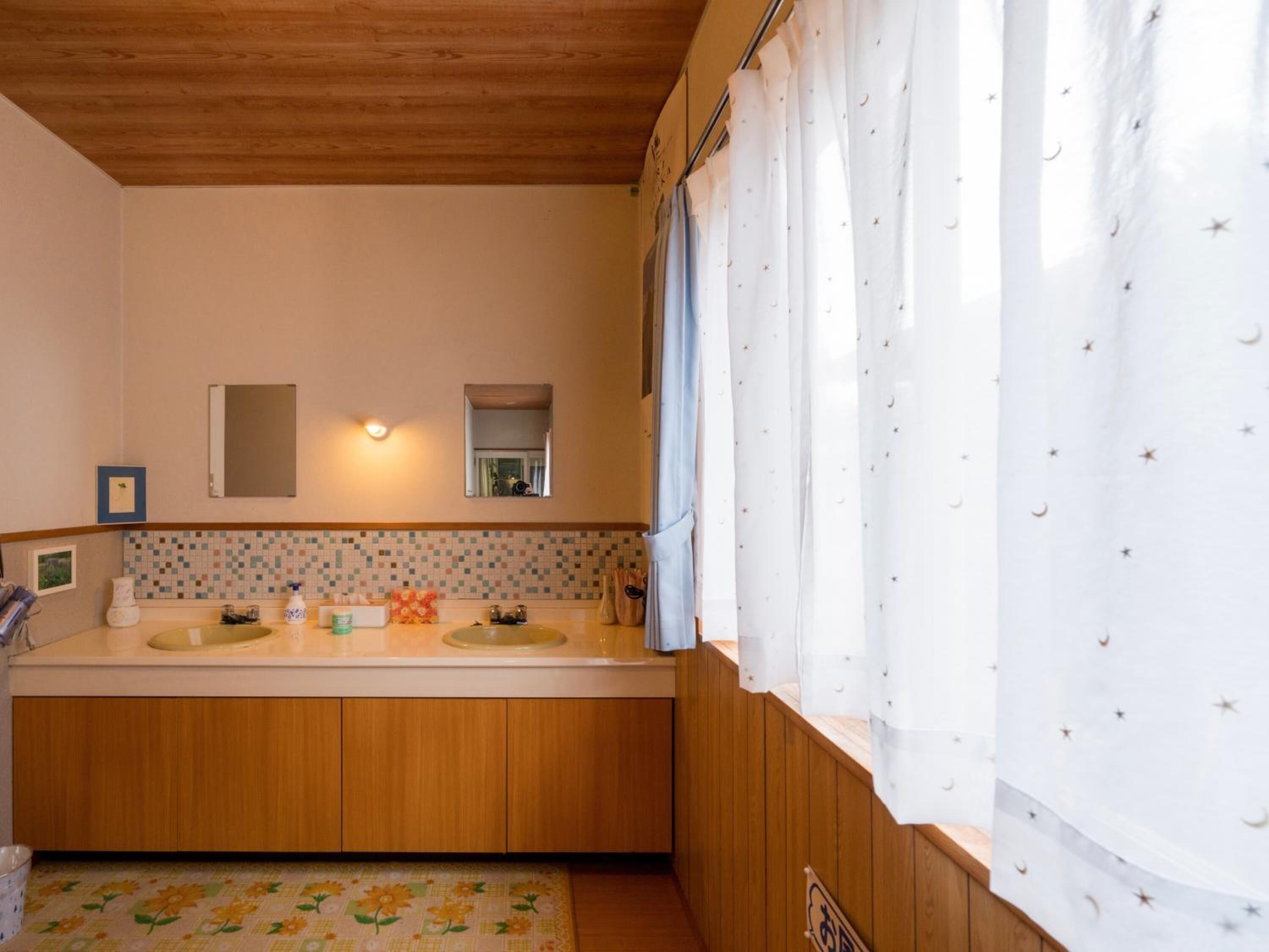 Free toiletries, hair dryer, slippers, towels