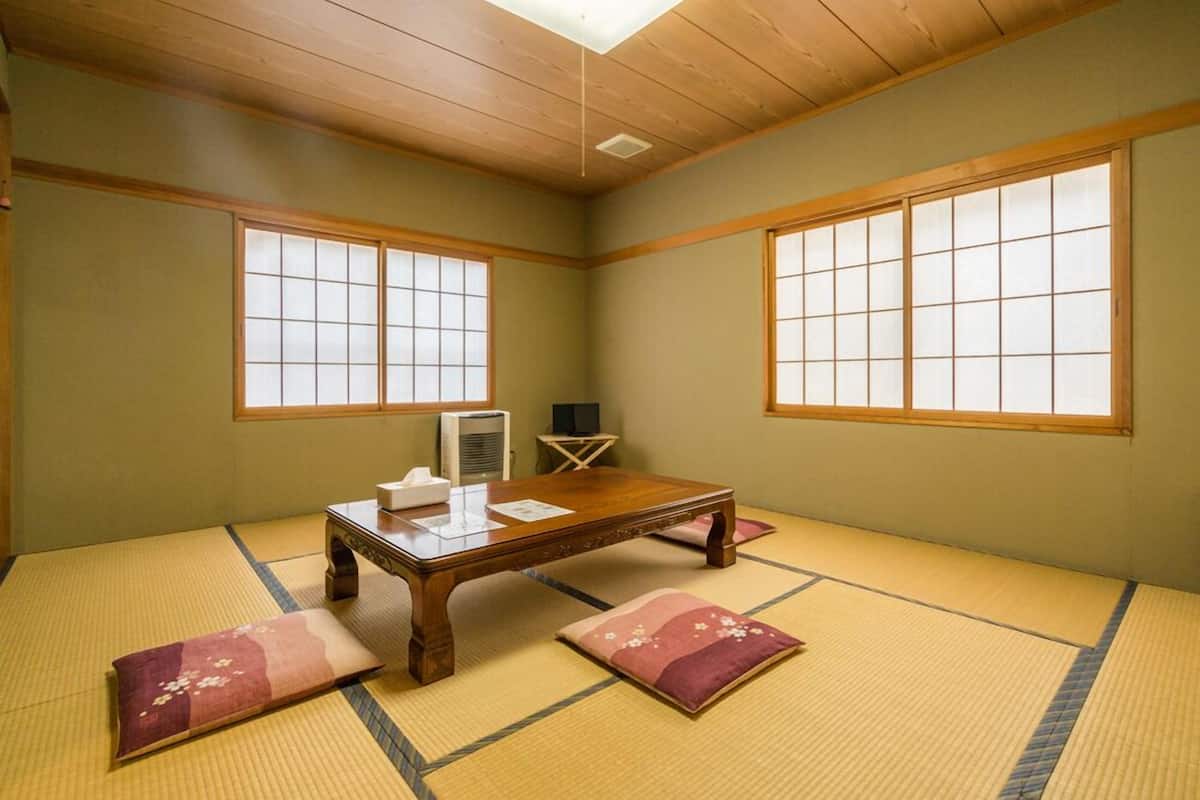 Traditional Room, Non Smoking, Shared Bathroom (No meal)