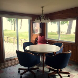 Dining - R-Runaway On the Lake (Pelee Island)