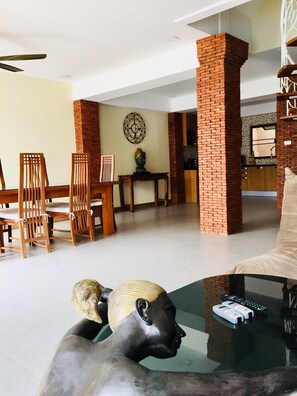 5-Bedroom Villa with Private Pool | 房內用餐