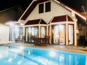 5-Bedroom Villa with Private Pool | Terrace/patio