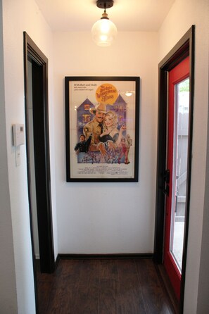 Interior - House w/Private Heated Pool; walk to zoo & museums close to downtown (San Antonio)