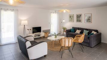 Smart TV, tenis de mesa y libros