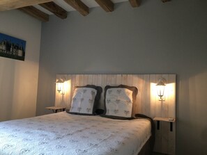 1 bedroom, free WiFi, bed sheets - La haute Bédinière Gîte near Chambord (Crouy-Sur-Cosson)