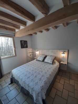3 Schlafzimmer, Schreibtisch, Bügeleisen/Bügelbrett, Reisekinderbett