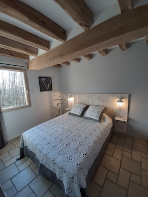 3 chambres, fer et planche à repasser, lit parapluie, Wi-Fi gratuit