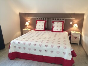 1 chambre, Wi-Fi gratuit, draps fournis
