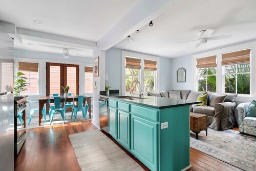 Charleston Riviera | King Street Home - Walkable!