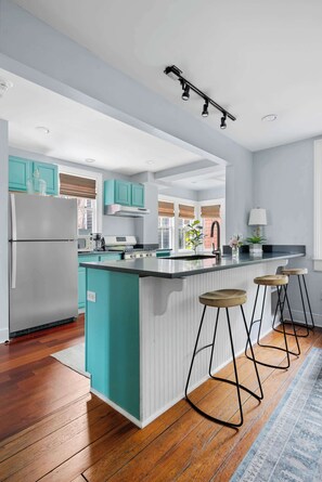 Fridge, microwave, oven, stovetop