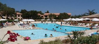 4 pers apartment in residence with 2 swimming pools 200 meters from the sea 